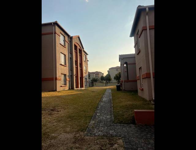 1 BEDROOM APARTMENT FOR SALE IN ORMONDE